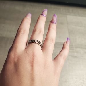 Size 7 ring.